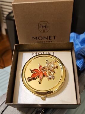 Monet Compact Double Mirror Gold Tone   Fall Leaves With A Crystal Insert